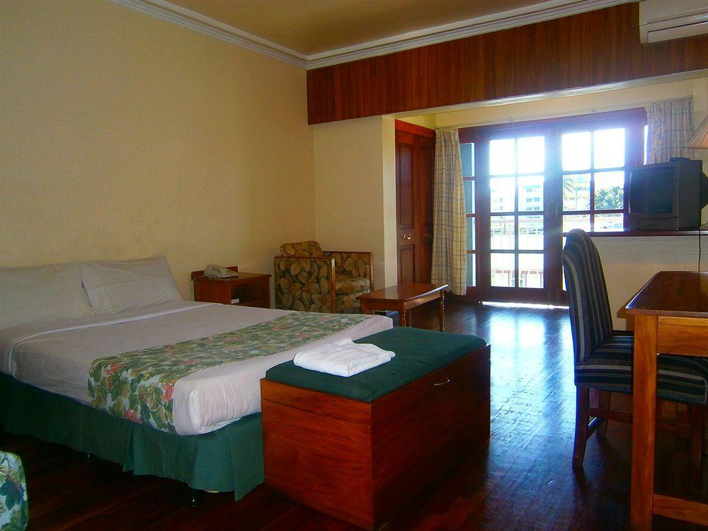 Southern Cross Hotel Suva Esterno foto