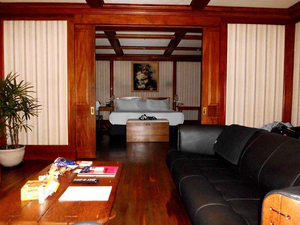 Southern Cross Hotel Suva Esterno foto